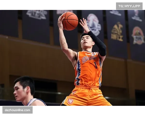 张陈治锋护框表现合格，场均盖帽数据体现防守潜力